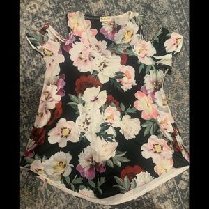 Floral top- shoulder cut out loose fitting